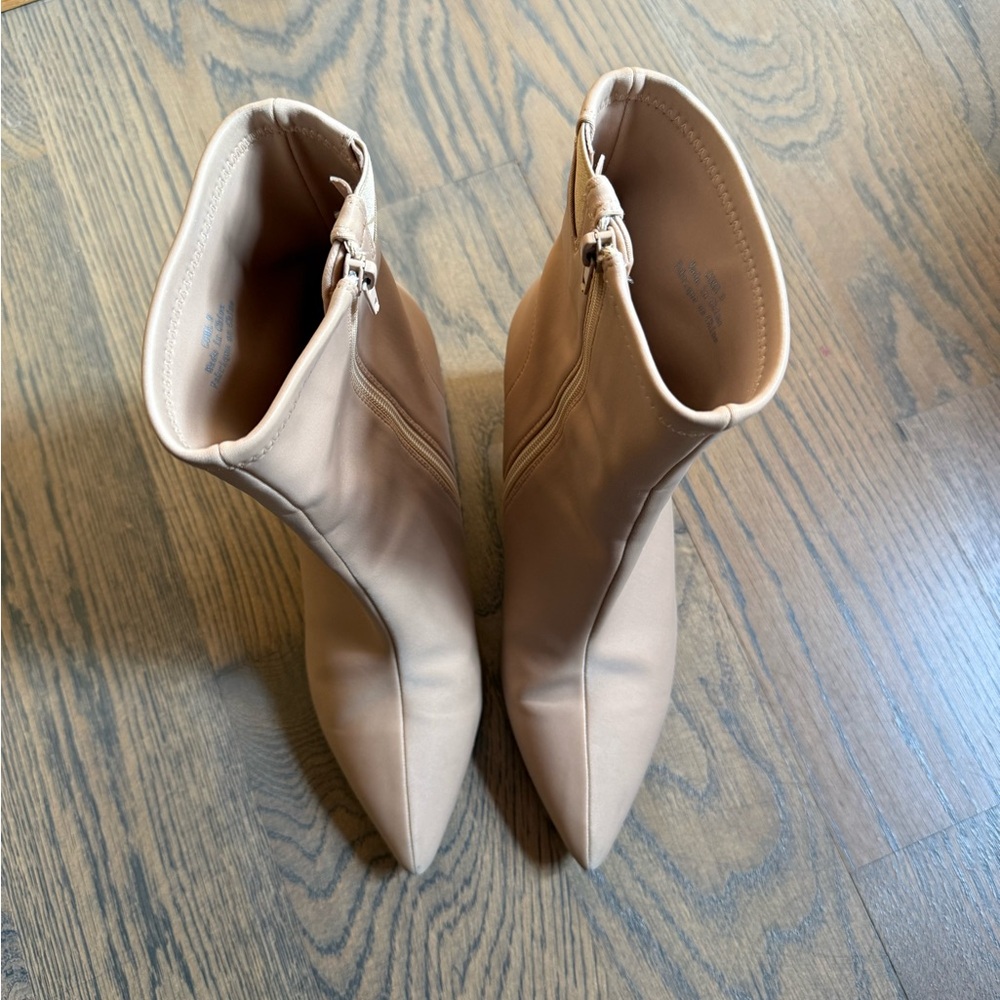 Jeffrey Campbell Elegant Tan Ankle Boots sock style with block heel. Size 9. - Picture 2 of 7